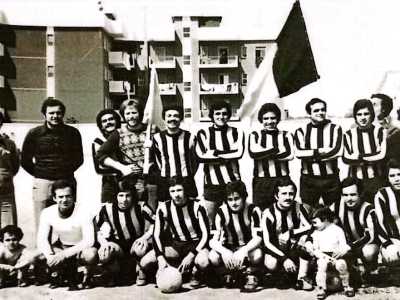 Come Palese anche Santo Spirito era ancora una frazione di Bari quando nel 1945-1946 riusc� a disputare il campionato di Prima Divisione. Dopo quasi 30 anni, nel 1974, si costitu� una nuova societ�: l�Asc Santo Spirito, con presidente Carlo Favia, che si sciolse nella seconda met� degli anni 90 